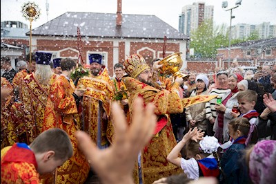 Митрополит Игнатий совершил Божественную литургию в Покровском соборе г. Саратова