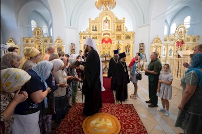 Митрополит Игнатий совершил Божественную литургию в храме Покрова Пресвятой Богородицы г. Петровска