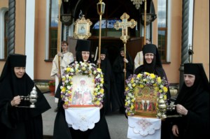 Божественная литургия в Свято-Алексиевском женском монастыре г.Саратова