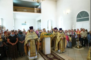 Божественная литургия в храме святых первоверховных апостолов Петра и Павла г. Красноармейска