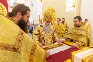 Великое освящение храма во имя святителя Спиридона Тримифунтского г. Саратова и первая Божественная литургия в новоосвященном храме