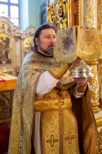 Божественная литургия в храме Сошествия Святого Духа г. Саратова