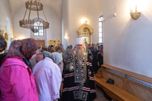Литургия Преждеосвященных Даров, малое повечерие и утреня Великого Четвертка на Архиерейском подворье — в храме во имя святых равноапостольных Мефодия и Кирилла при СГУ
