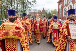 Божественная литургия в храме в честь Покрова Пресвятой Богородицы г. Петровска