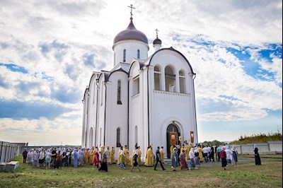 Божественная литургия в храме в честь Нерукотворного Образа Спасителя г .Саратова
