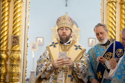 Митрополит Игнатий совершил Божественную литургию в Покровском храме г. Петровска