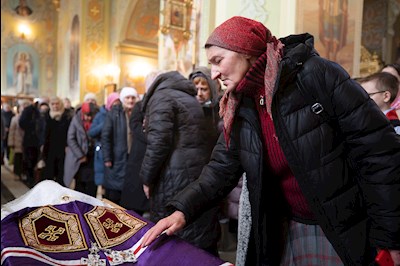 В Покровском соборе прошла торжественная встреча саратовских святителей