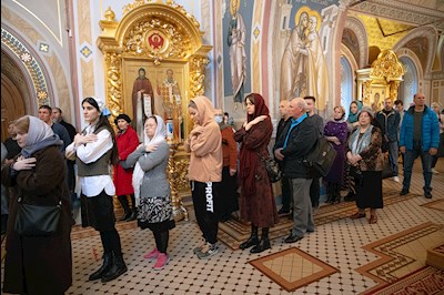 Митрополит Игнатий совершил Божественную литургию в Свято-Троицком кафедральном соборе Саратова