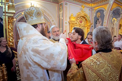Митрополит Игнатий совершил Божественную литургию в Свято-Троицком кафедральном соборе Саратова