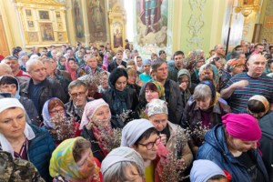 Божественная литургия в храме в честь Покрова Пресвятой Богородицы г. Саратова