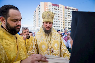 Божественная литургия в храме в честь Нерукотворного Образа Спасителя г .Саратова