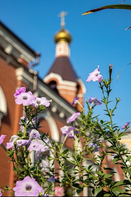 Митрополит Игнатий совершил Божественную литургию в храме преподобного Серафима Саровского г. Саратова