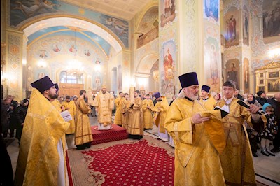 Митрополит Игнатий совершил Божественную литургию и молебен на новый год в Покровском соборе г. Саратова