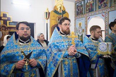 Митрополит Игнатий совершил Великое освящение храма в честь иконы Божией Матери «Спорительница хлебов» с. Кувыка и первую Божественную литургию в новоосвященном храме