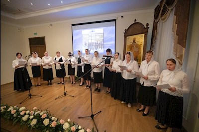 Митрополит Игнатий вручил дипломы выпускникам СПДС