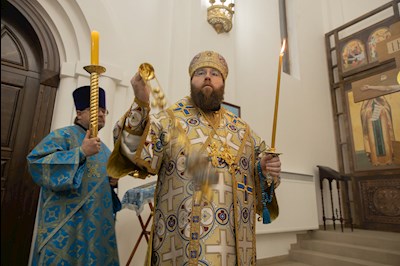 Митрополит Игнатий совершил всенощное бдение в храме святителя Тихона, епископа Воронежского, Задонского чудотворца, г. Саратова