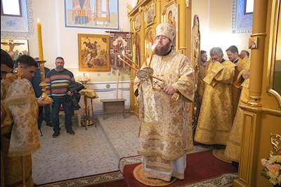 Митрополит Игнатий совершил Великое освящение храма святителя и Чудотворца Николая села Долгий Буерак Гагаринского района г. Саратова и Божественную литургию в новоосвященном храме