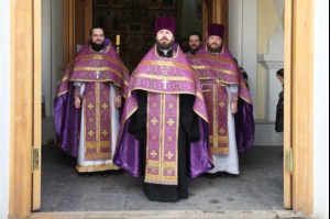 В Саратовскую митрополию принесены ковчег с мощами святителя Феофана Затворника и икона Божией Матери «Казанская Вышенская»