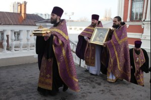 В Саратовскую митрополию принесены ковчег с мощами святителя Феофана Затворника и икона Божией Матери «Казанская Вышенская»