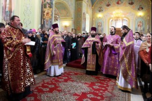 В Саратовскую митрополию принесены ковчег с мощами святителя Феофана Затворника и икона Божией Матери «Казанская Вышенская»