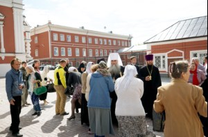 Божественная литургия и молебен у мощей святого равноапостольного князя Владимира в Покровском храме г.Саратова