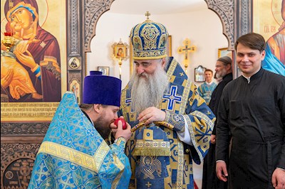 Божественная литургия в храме в честь Владимирской иконы Божией Матери с. Багаевка