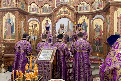 Божественная литургия в храме в честь святого равноапостольного великого князя Владимира г. Саратова