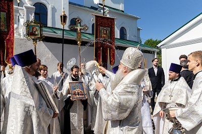 Божественная литургия в Вознесенско-Пантелеимоновском храме с. Усть-Курдюм Саратовского района