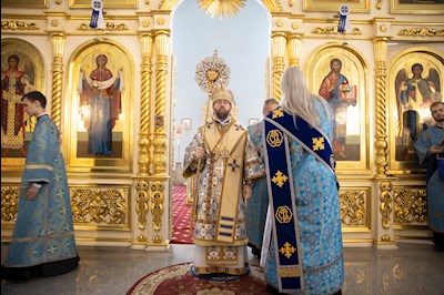 Митрополит Игнатий совершил Божественную литургию в Покровском храме г. Петровска