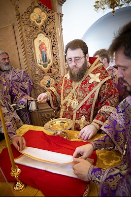 Митрополит Игнатий совершил великое освящение храма святых первоверховных апостолов Петра и Павла с. Куликовка Вольского района и Божественную литургию в новоосвященном храме