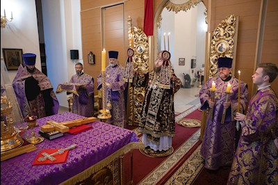 Митрополит Игнатий совершил всенощное бдение с чином воздвижения Креста в кафедральном соборе Живоначальной Троицы г. Вольска