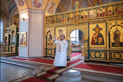 Митрополит Игнатий совершил Божественную литургию и панихиду в Свято-Никольском мужском монастыре г.Саратова