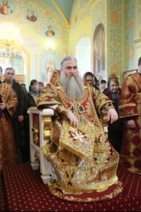 В Великий Четверг Митрополит Лонгин совершил Литургию Василия Великого и Чин умовения ног