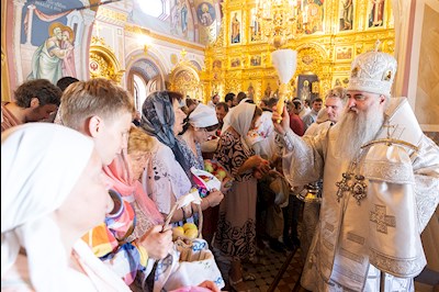 Божественная литургия в Свято-Троицком кафедральном соборе г. Саратова