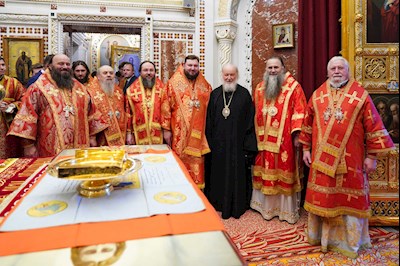 Митрополит Игнатий принял участие в Божественной литургии в Храме Христа Спасителя