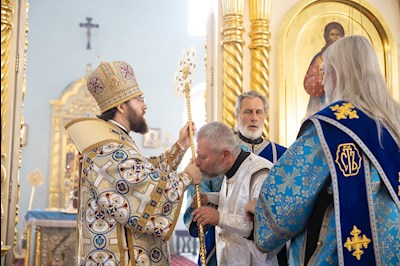 Митрополит Игнатий совершил Божественную литургию в Покровском храме г. Петровска