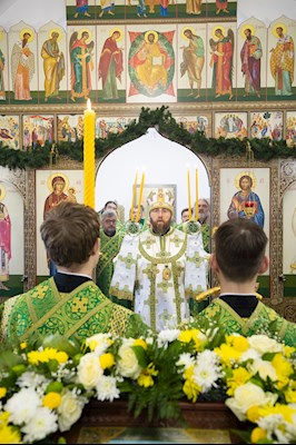 Митрополит Игнатий совершил Великое освящение храма преподобного Серафима Саровского р.п. Татищево и первую Божественную литургию в новоосвященном храме