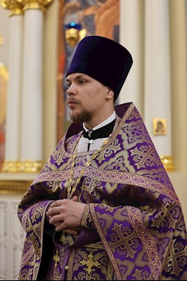 Митрополит Игнатий совершил Божественную литургию в соборном храме святителя Спиридона Тримифунтского г. Саратова