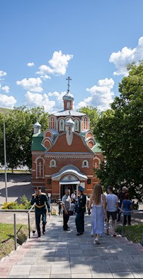 Митрополит Игнатий посетил церемонию выпуска офицеров ВВИМО