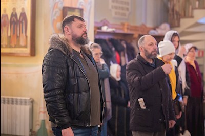 Митрополит Игнатий совершил Божественную литургию и молебен на новый год в Покровском соборе г. Саратова