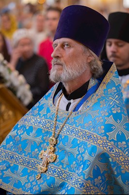 Митрополит Игнатий совершил Божественную литургию в Свято-Троицком кафедральном соборе Саратова