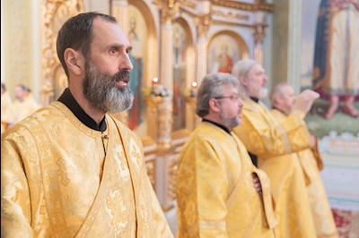 Митрополит Игнатий совершил Божественную литургию в Покровском соборе г. Саратова