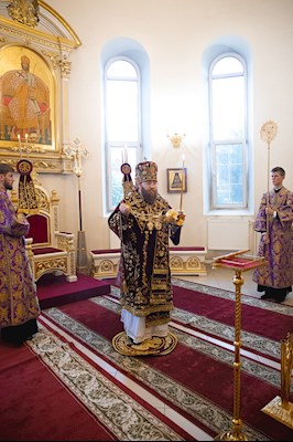 Митрополит Игнатий совершил всенощное бдение с чином воздвижения Креста в кафедральном соборе Живоначальной Троицы г. Вольска