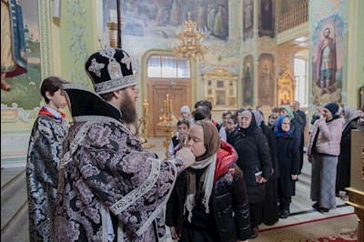 Митрополит Игнатий совершил Литургию Преждеосвященных Даров в Покровском соборе г. Саратова