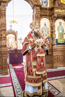 Митрополит Игнатий совершил Божественную литургию в храме Новомучеников и исповедников Саратовских г. Саратова