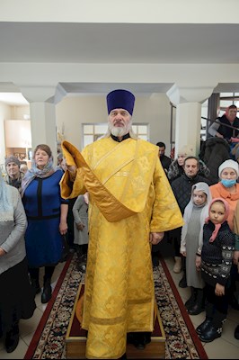 Митрополит Игнатий совершил Божественную литургию в Трехсвятительском храме г. Саратова