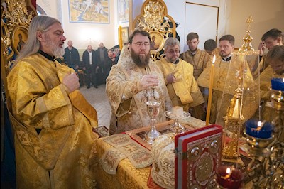 Митрополит Игнатий совершил Великое освящение храма святителя и Чудотворца Николая села Долгий Буерак Гагаринского района г. Саратова и Божественную литургию в новоосвященном храме
