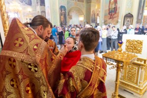 Вечерня в соединении с Литургией Василия Великого и чин умовения ног в храме в честь Покрова Пресвятой Богородицы г. Саратова