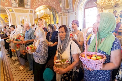 Божественная литургия в Свято-Троицком кафедральном соборе г. Саратова