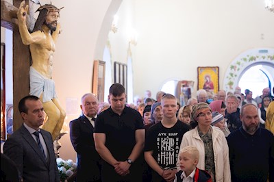 Митрополит Игнатий совершил Великое освящение храма святой блаженной Ксении Петербургской п. Красный Текстильщик и Божественную литургию в новоосвященном храме